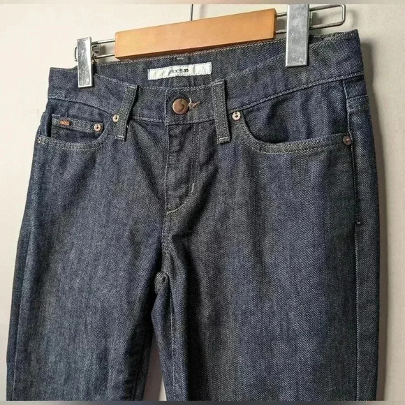 JOE'S SOCIALITE dark wash classic flare  jeans size 26 uniform color - Picture 2 of 9